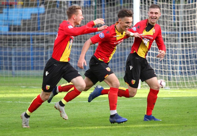 Des joueurs de Lens, jubilant lors du match contre Troyes