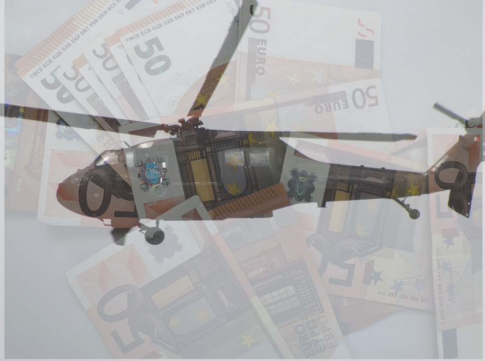 Montage de billets d'euro et d'un hélicoptère