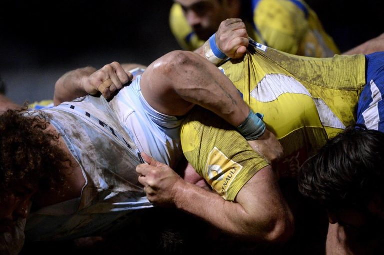 Des rugbymens du Top 14 dans une mêlée (Photo : Ligue Nationale de Rugby).