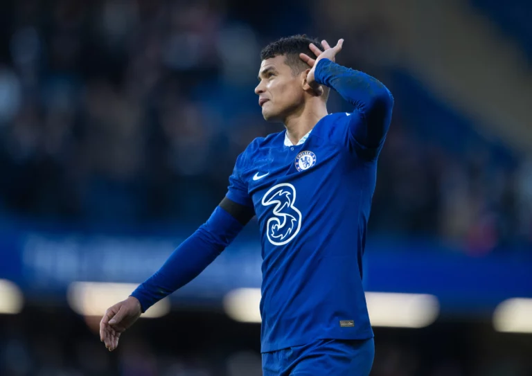 Foot : Thiago Silva rempile d’une année avec Chelsea